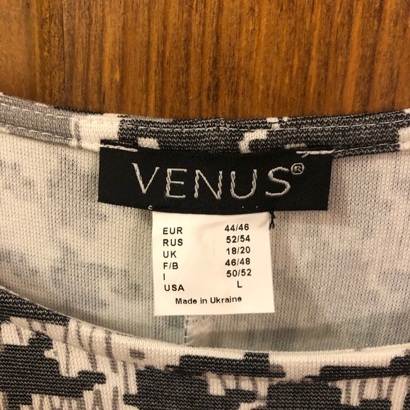 Like new Venus houndstooth dress—large - Picture 4 of 6